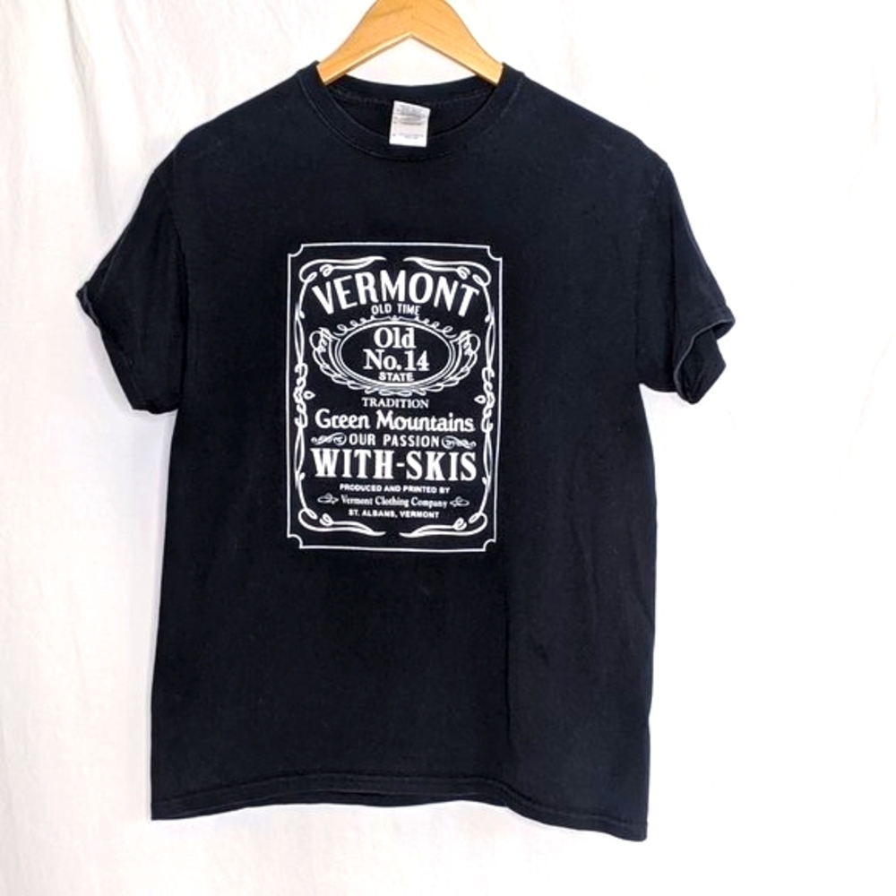 Vermont T-shirt Skiing Graphic Tee black Oversized